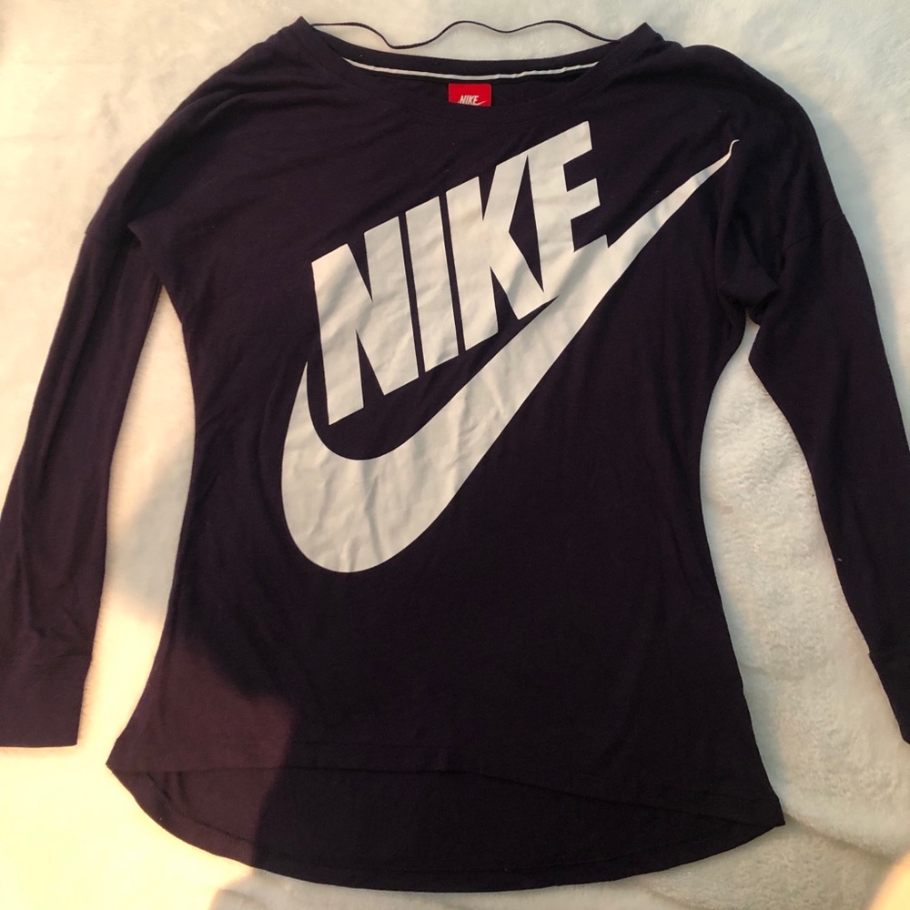 Nike long-sleeve t-shirt